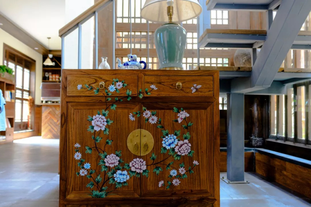 离开故里赴香港30载，玉龙雪山依然屹立为她守候丨丽江·久木居舍