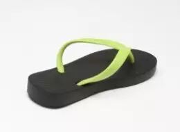 这种鞋还敢穿吗？它可能会影响男性生育、伤害儿童肝肾！