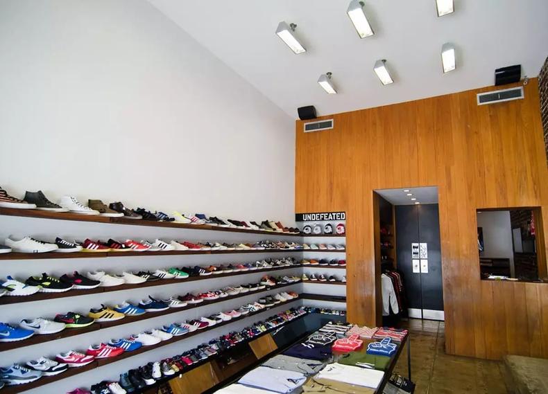 你会花多少钱买一双鞋,买一双拖鞋