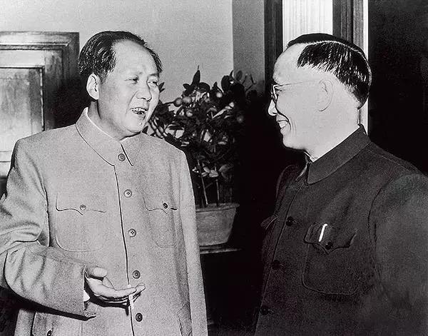 45年郭沫若送毛*东泽**一块手表，毛*东泽**将其视为至宝，戴了31年