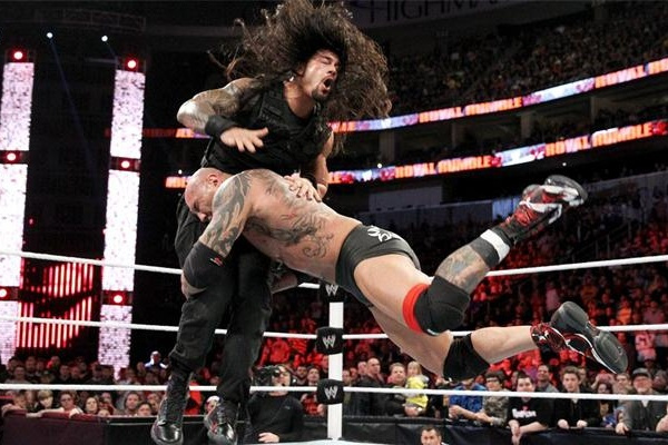 wwe罗曼雷恩斯总决赛,wwe为爱情而战