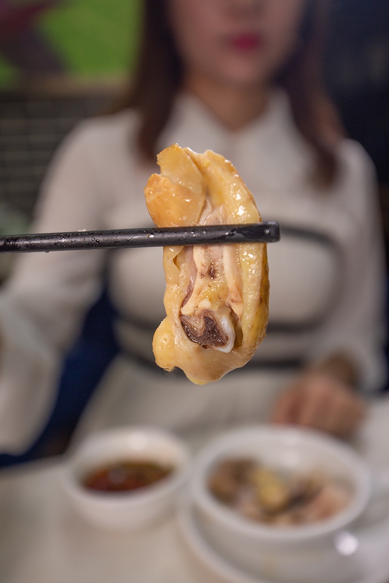 要火！用鲍鱼熬的精华汤底，还涮着“透明”的菜！