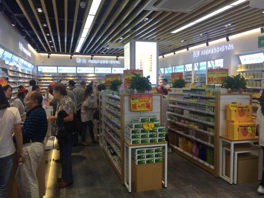 西南首家智慧药房落户重庆万和，“暖心体验”随处可见