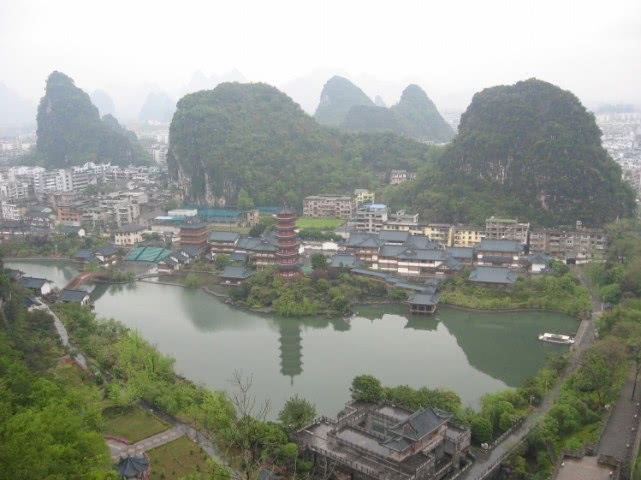 桂林市叠彩山攻略,桂林市叠彩山看风景