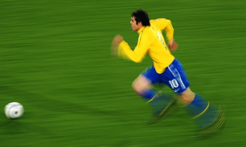 卡卡意气风发,鲜衣怒马少年时卡卡