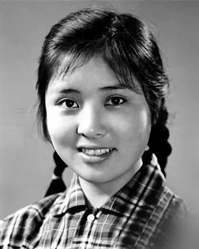 张圆年轻时照片,老演员张圆作品