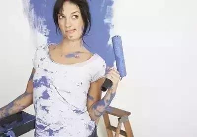 衣服不管染上什么只需一招,衣服染到污渍怎么洗掉