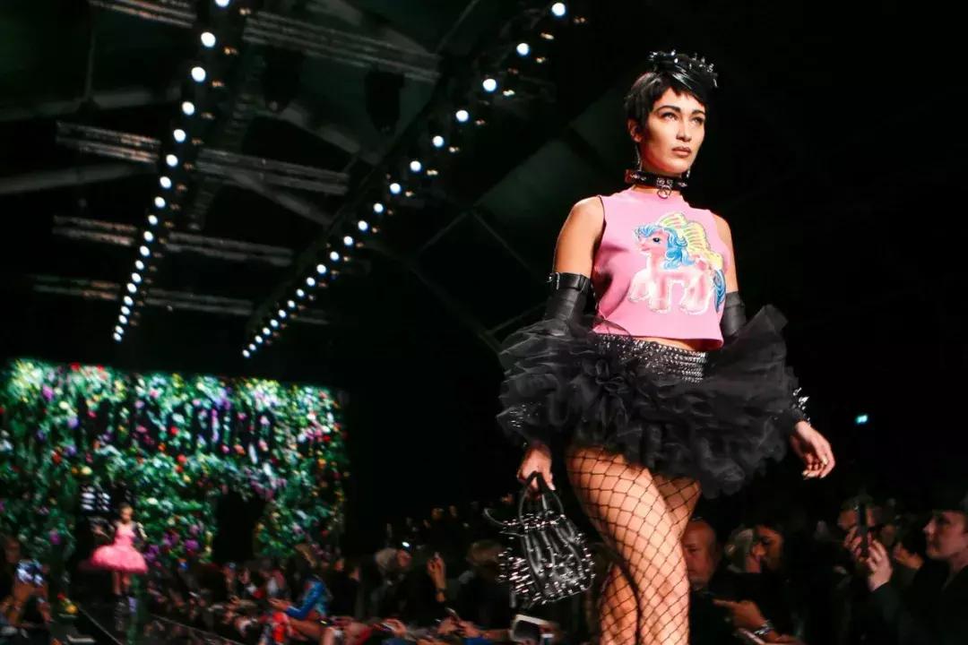 又有一波最新的美鞋美包来了看看我们是否为你种下了一片草原