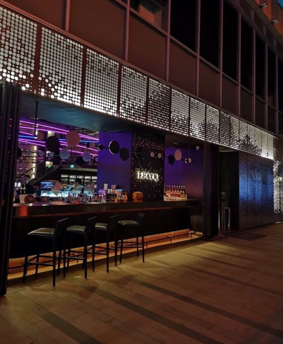 这只“大公鸡”一开业就王炸，5000瓶限量好酒碾压沙雕土豪！