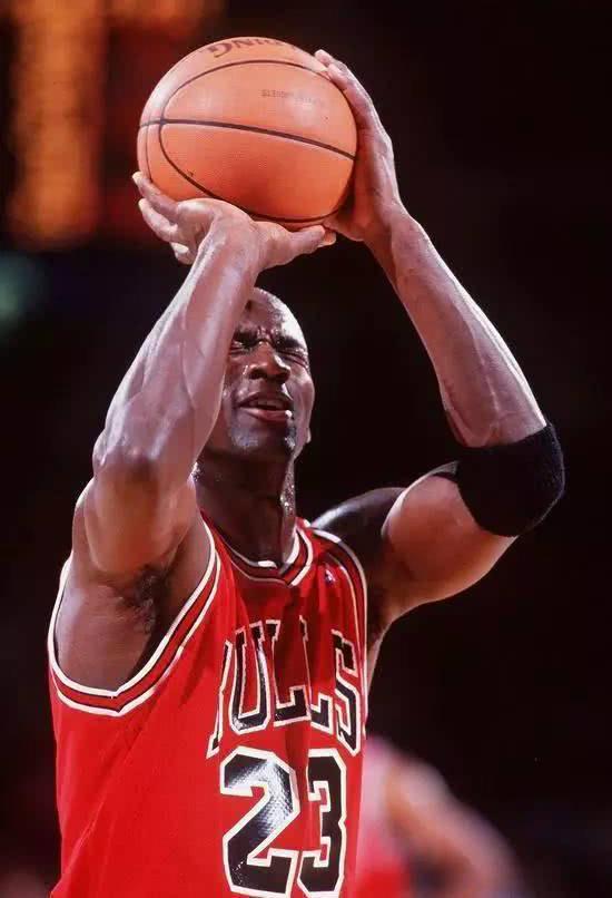 nba拥有五个冠军的人,nba有哪些个人荣誉