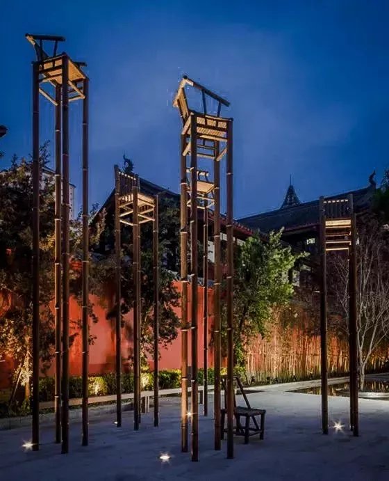 成都18个雕塑,成都太古里裸眼3d龙雕塑