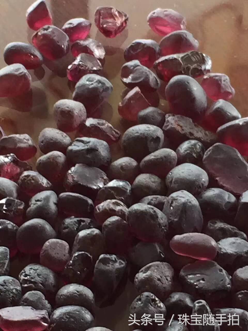 宝石界中的跨界小能手，萌新带你看看美丽的石榴石