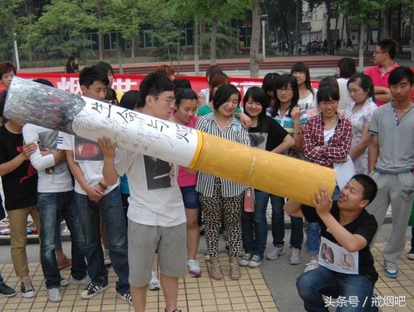 老烟民戒烟反应很严重吗,戒烟后多久肺部黑痰彻底排出干净