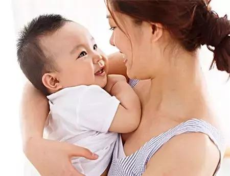 婴幼儿一天不拉便便怎么办,宝宝在幼儿园为什么不拉粑粑