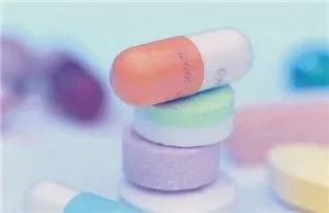 带状疱疹为什么说缠腰一圈没救了,带状疱疹绕腰一圈就好了吗