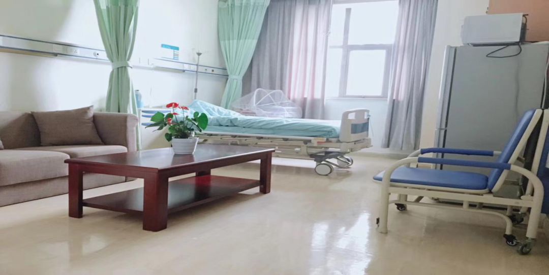 产科新病房迎来首个新生宝宝,妇产科首例宝宝诞生