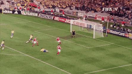 足球十大标志性庆祝动作,足球场上有哪些让人感动的瞬间