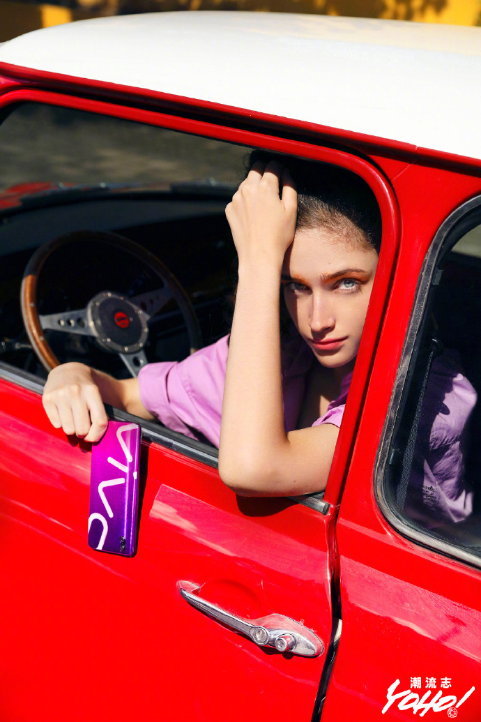 品牌LOGO成时尚，vivoLOGOPHONE会不会成为第二个Supreme