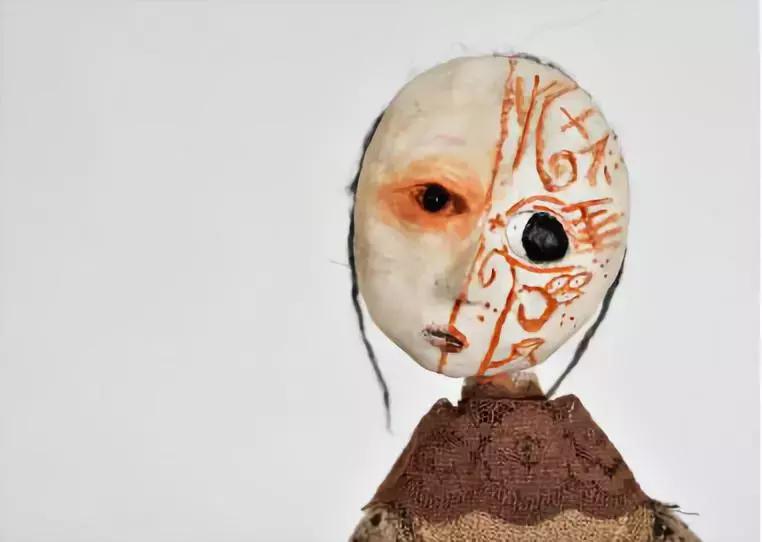 12岁男孩用捡来的破烂，打造出一个暗黑王国，吓哭一票成年人……