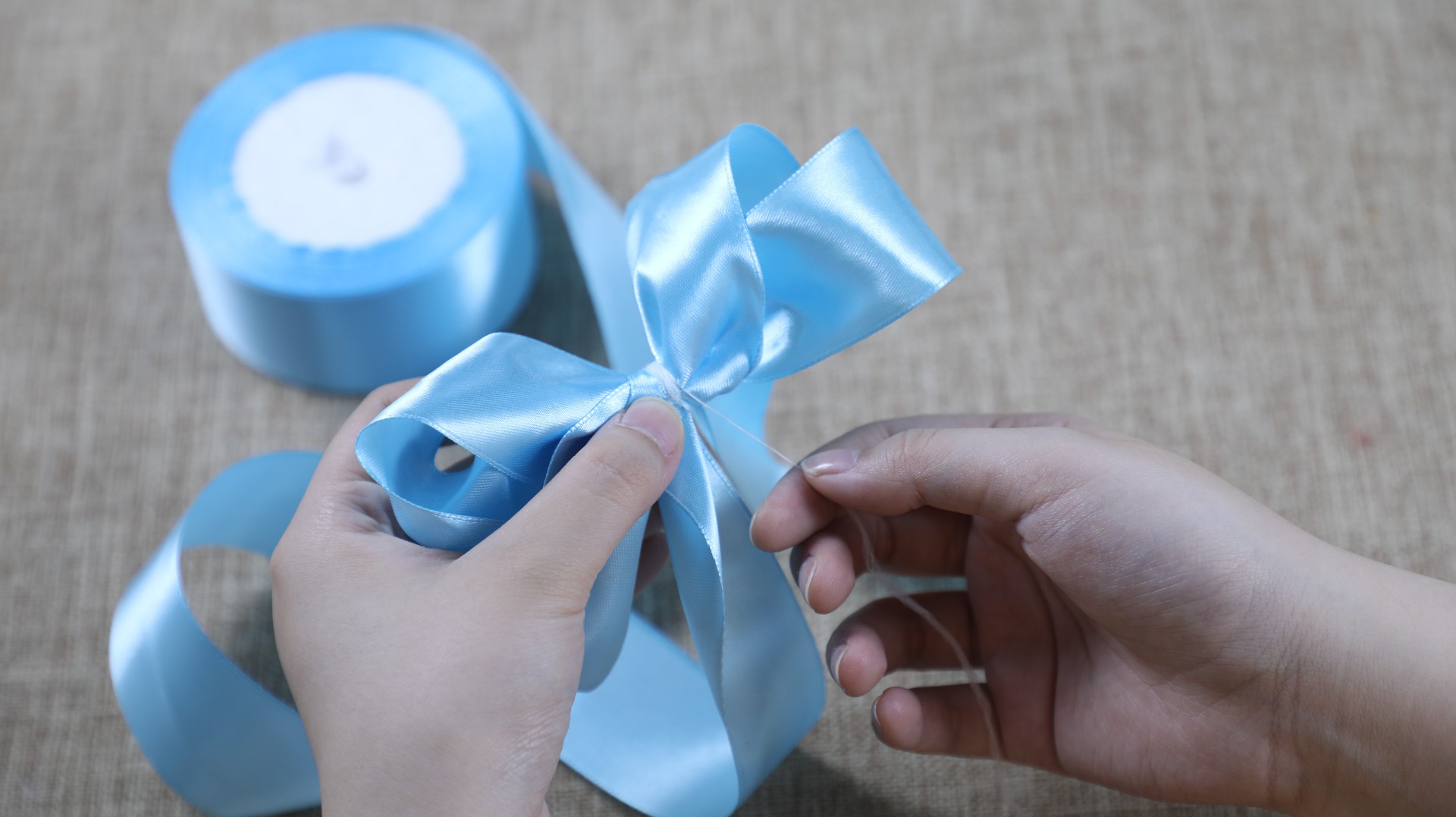 蝴蝶结多种系法总有一款适合你,蝴蝶结已经过时了这种系法更漂亮