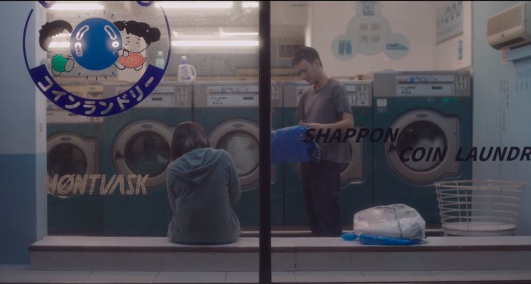 为什么美国电影里经常出现自助洗衣店？