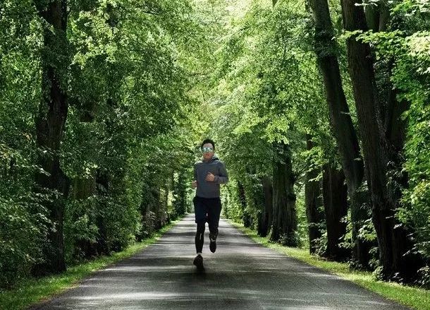 高晓松讲许巍,曾陪你仗剑走天涯歌词