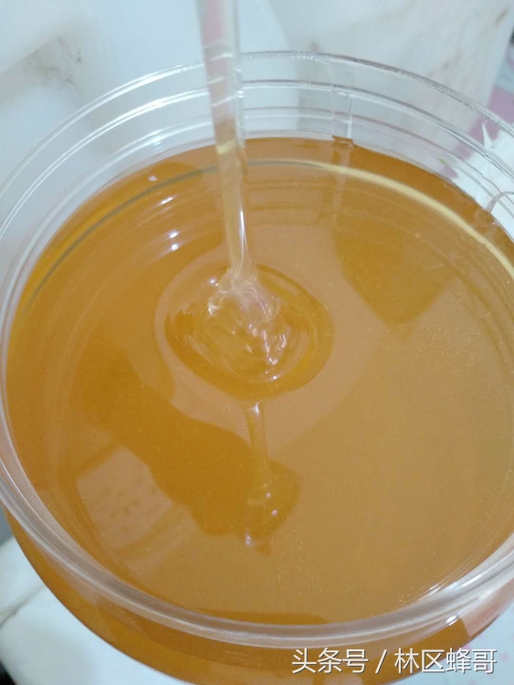 蜂蜜买固态的好还是买液态的好,蜂蜜买颜色深还是浅的好