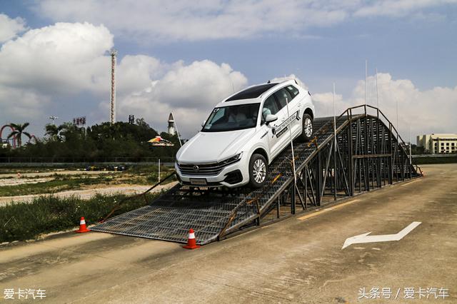 新款途锐比老款途锐小,全新大众途锐测评