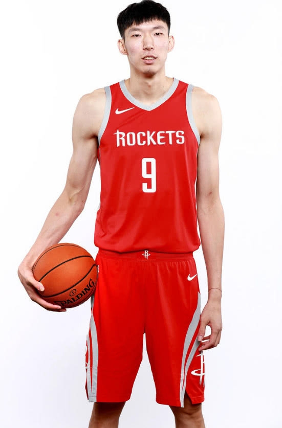 火箭球员周琦最新消息,火箭定妆照2023