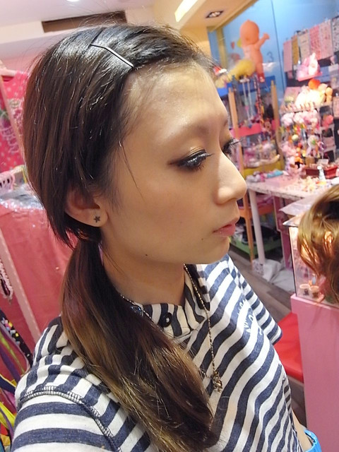 假发如何正确的戴,一片假发片的正确戴法如何不分层