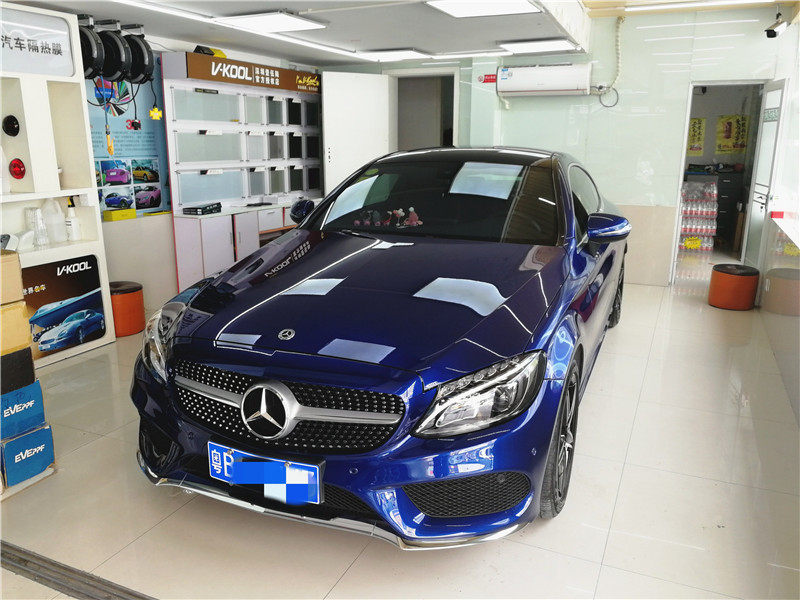 11款奔驰c200有镀膜玻璃吗,奔驰c200电镀蓝银金车膜