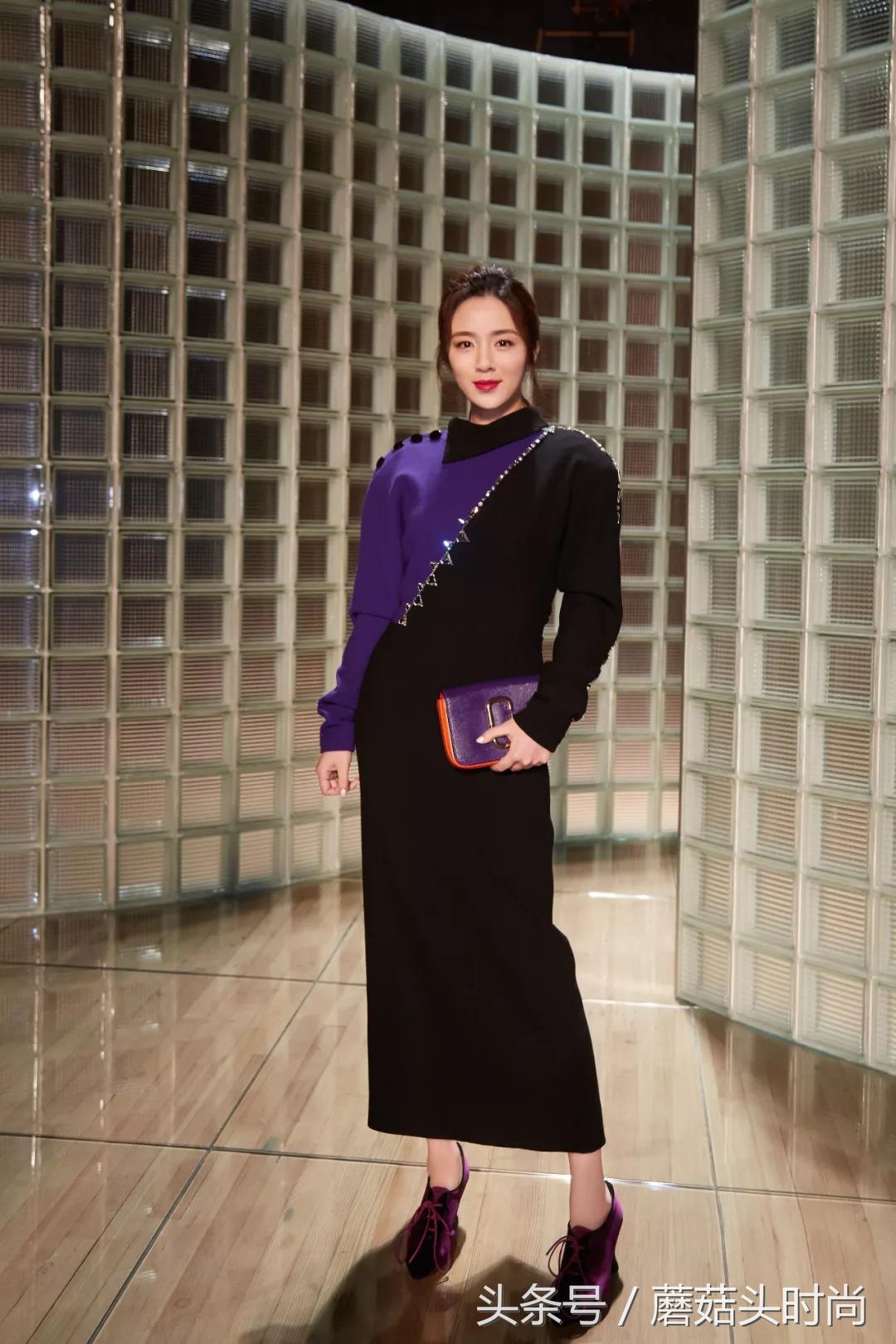 巴黎时装周玫瑰裙边,巴黎时装周玫瑰刺绣