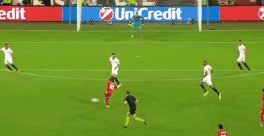 外脚背弧线球射门教学,实况足球外脚背弧线球