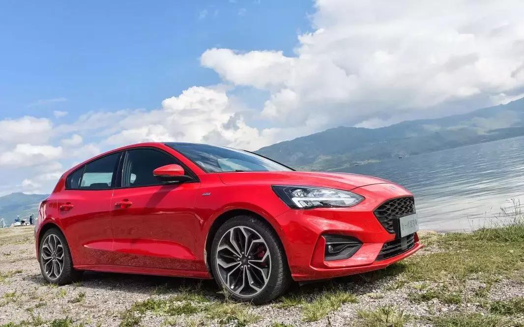 驾驶乐趣测试,全新一代福克斯试驾视频