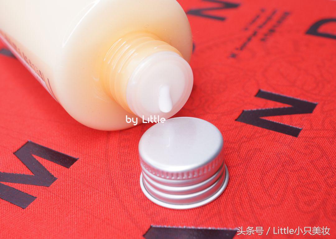 泛红痒敏感出油长痘推荐护肤项目,干燥起皮泛红护肤品