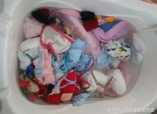 千万别给宝宝勤洗澡,千万不要帮宝宝洗澡后果很严重
