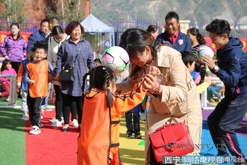 从娃娃抓起活动场地,从娃娃抓起嘉年华