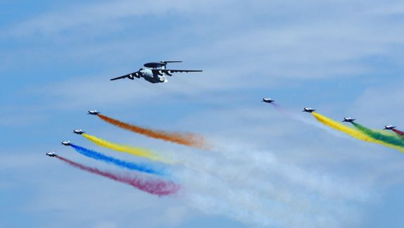 谁持彩练当空舞杀青特辑,谁持彩练当空舞电影预告片