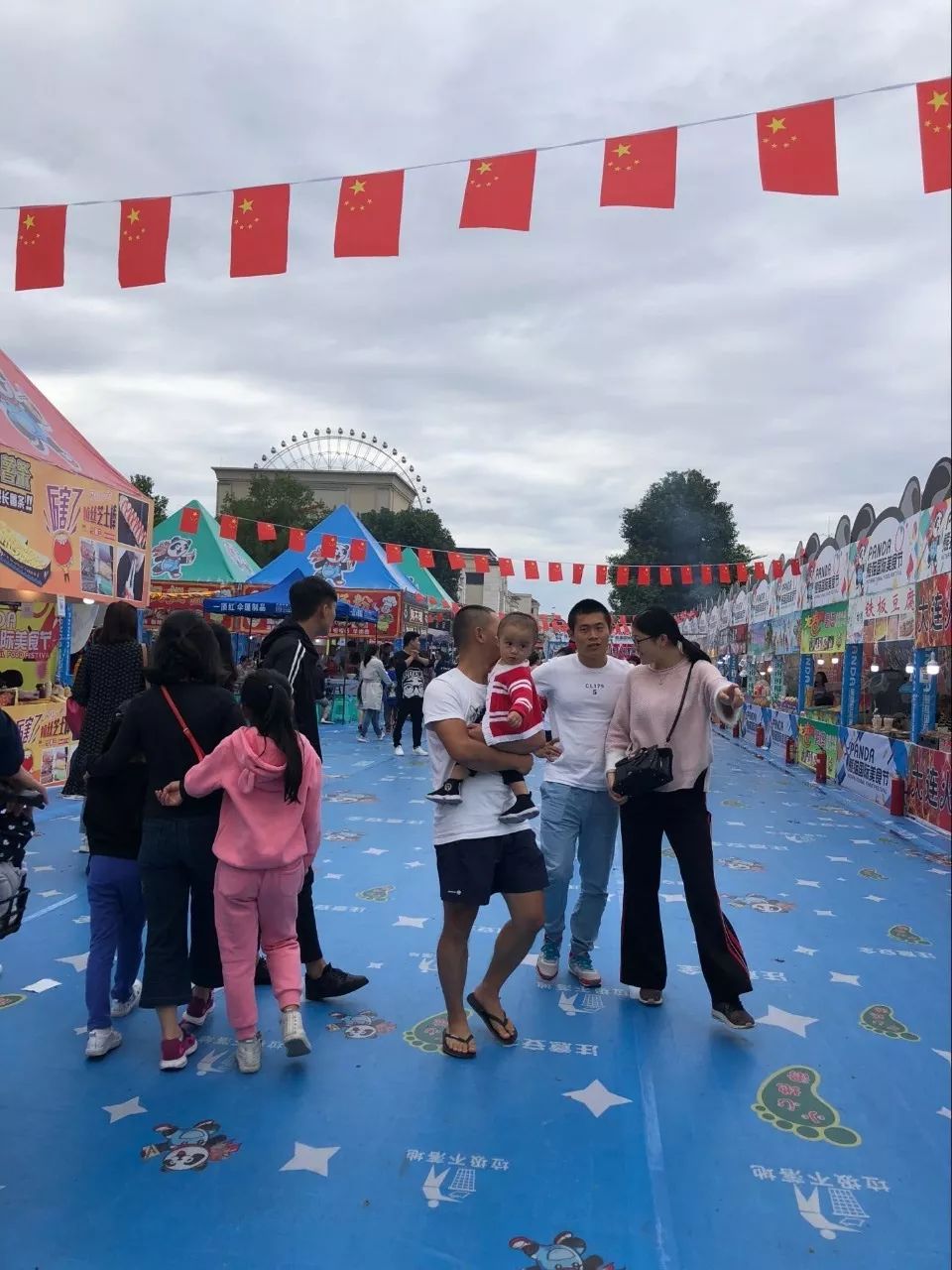 去外地旅游半路堵人,出去游玩堵在高速上怎么办