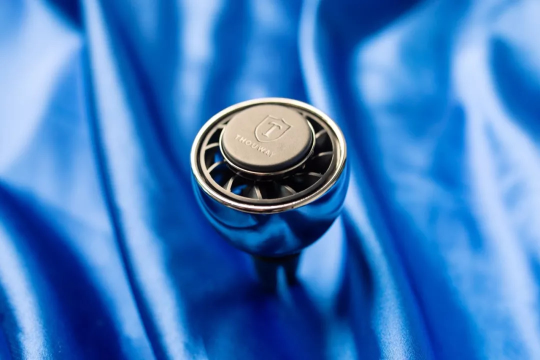 没有男人能拒绝！“飞机引擎”装车里，妹子和我回家睡！