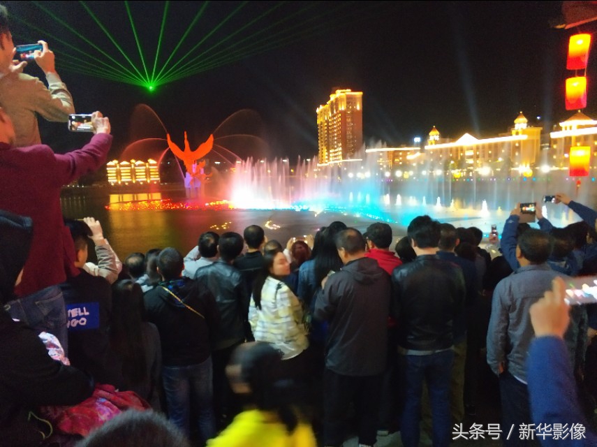 陕西凤县音乐喷泉灯光秀,凤县凤凰喷泉今晚开放不