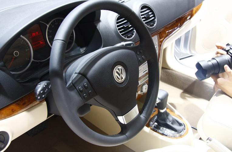 12年左右现代伊兰特,10年朗逸和伊兰特哪个性价比高