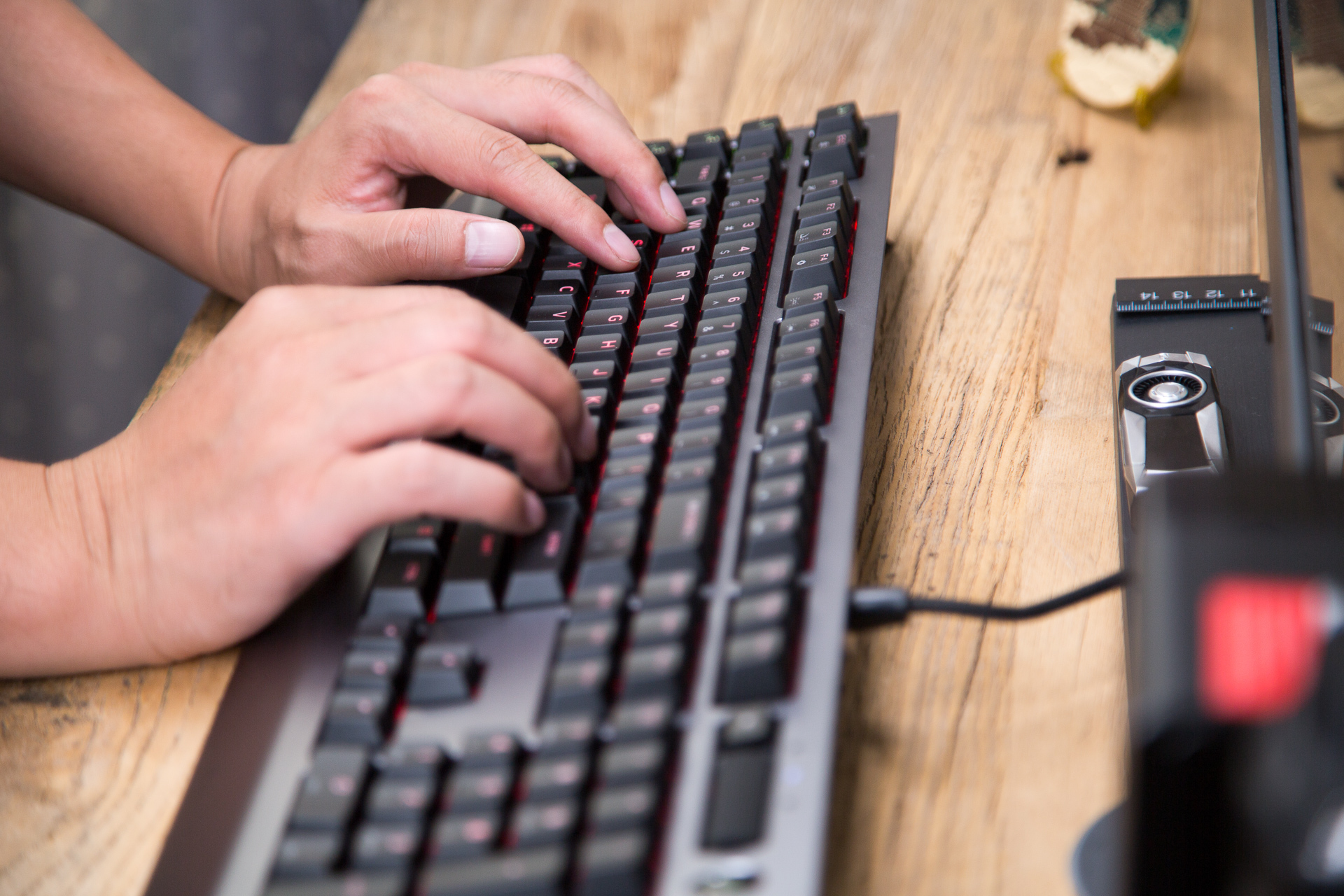 alienwarem18机械键盘和普通键盘,alienwarex15机械键盘