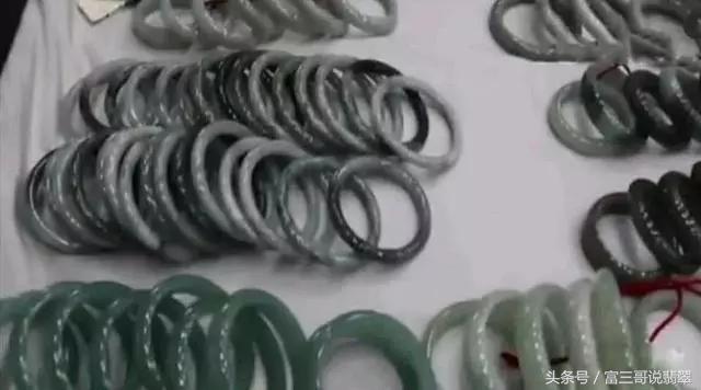 几十元低价翡翠是真是假,卖假翡翠的人收高价格能怎么处理