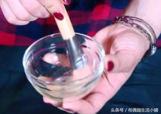 粉扑放在哪不容易滋生细菌,粉饼的粉扑用时间长了会有细菌吗