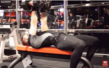 哑铃七天练出肌肉,7个哑铃动作训练全身爆发力