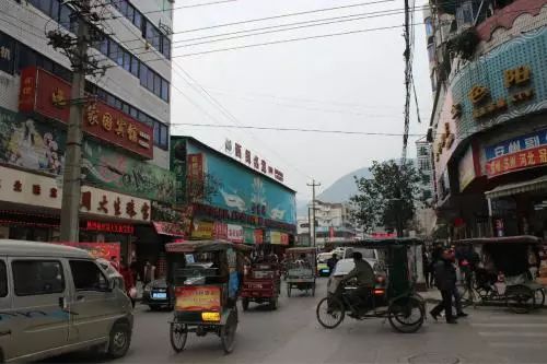 藏在血缘纽带与弱肉强食里的县城生存法则