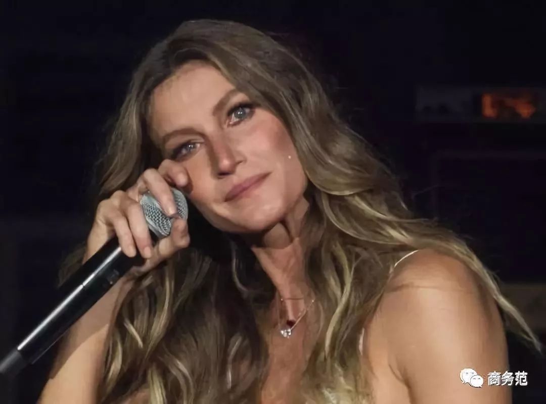 吉赛尔·邦辰光鲜背后辛酸：不自信去隆胸、想自杀、与老公险离婚