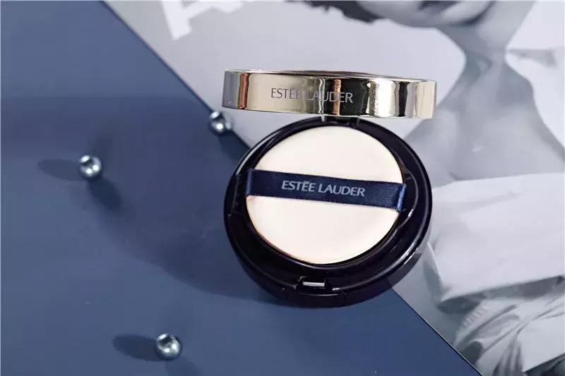 我们找了3位不会化妆的手残妇女，5分钟后变成了这样……