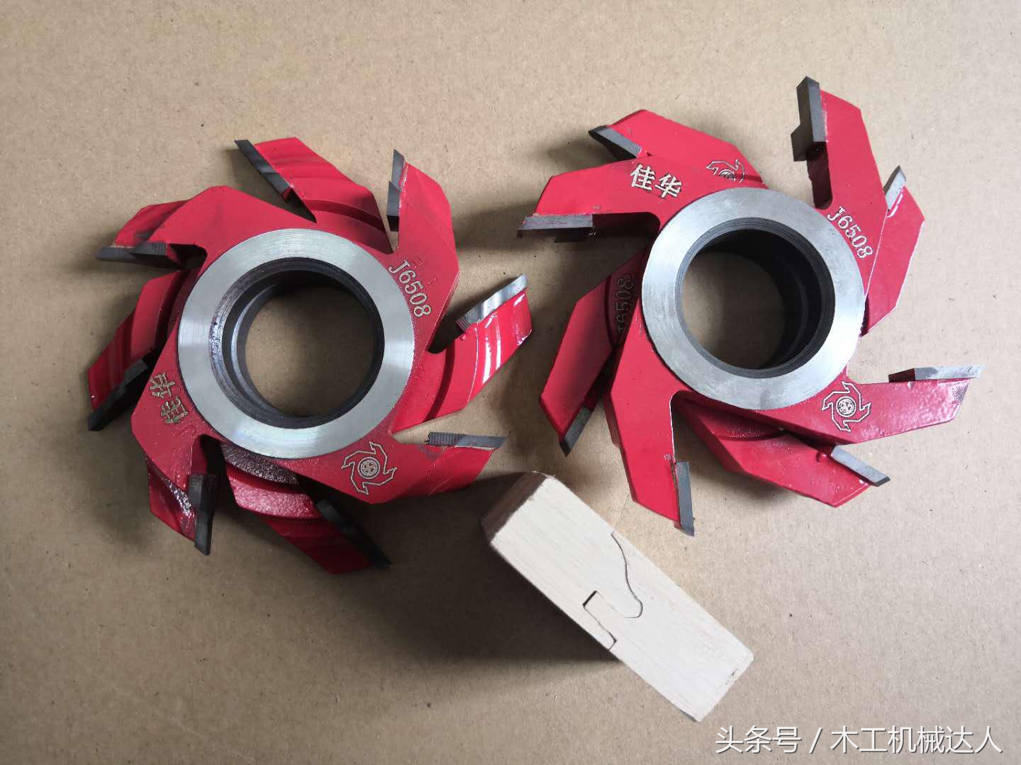 做原木门要哪些设备,原木门型号